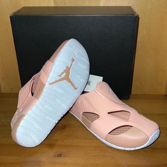 Jordan Flare Girl’s Sandals NIB - Picture 3 of 3